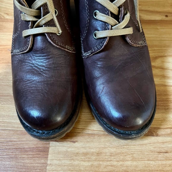 Frye Sabrina Lace Up Ankle Boots - Picture 11 of 13